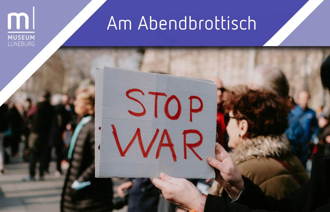IMX Banner MLG-16-Abendbrottisch Mai 2025 Lesung am Mittwoch, 21. Mai 2025, um 19:00 Uhr von Volker Heise im Ostpreußischen Landesmuseum. Anlass der Lesereihe ist das Kriegsende vor 80 Jahren.