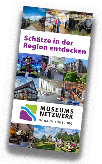 Cover der Broschüre des Museumsnetzwerks mit Logo und dem Slogan "Schätze in der Region entdecken"