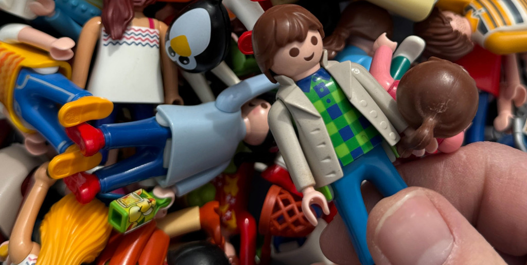 MLG Start Playmobil Figuren gesucht Das Museumsteam sucht Verstärkung: Mitarbeiter*in Service & Shop (m/w/d) und Werkstudent*in Grafikdesign (m/w/d)