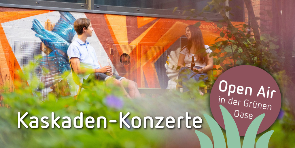 Zahlreiche Objekte als bunte Memory-Karten angelegt bilden ein vielseitige Auswahl an Alltagsgegenstände aus dem Memory der Dinge, von einem Feuerwehrspielzeugauto zu einem Radio.