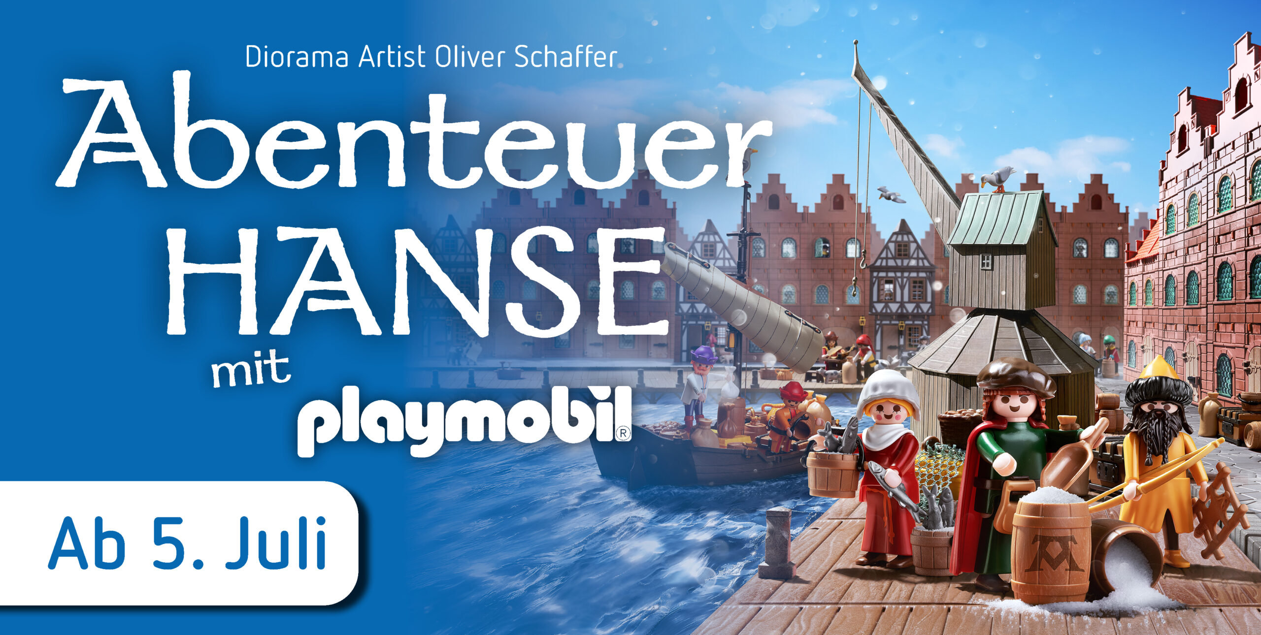 Sonderausstellung "Abenteuer Hanse mit Playmobil" von Diorama Artist Oliver Schaffer ab 5. Juli 2026 im Museum Lüneburg. Titelmotiv mit PLAYMOBIL-Figuren in Kleidung der Hansezeit vor dem Alten Kran in Lüneburg.